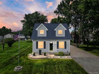 22327 Martin Road, St. Clair Shores, MI 48081