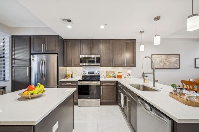 16300 COUNTY ROAD 455 503, Montverde, FL 34756