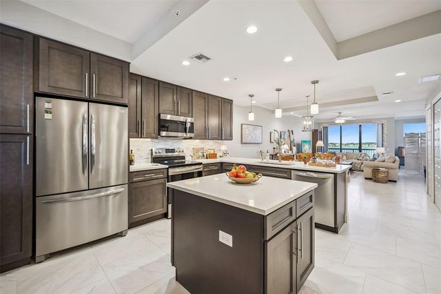 16300 COUNTY ROAD 455 503, Montverde, FL 34756