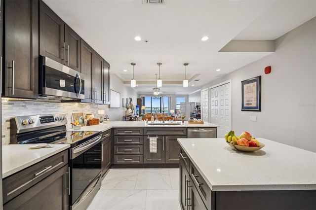 16300 COUNTY ROAD 455 503, Montverde, FL 34756