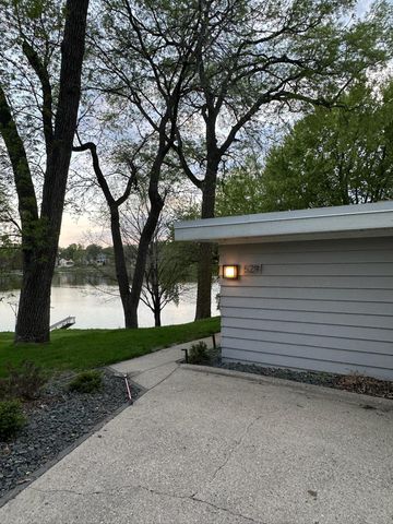 529 W Park Lane, Albert Lea, MN 56007