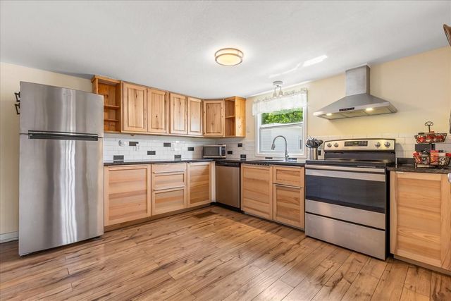 11504 HICKORY LANE, Tavares, FL 32778