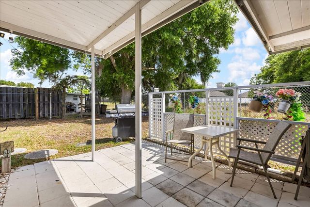 11504 HICKORY LANE, Tavares, FL 32778