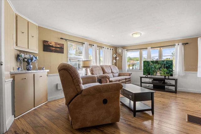 11504 HICKORY LANE, Tavares, FL 32778