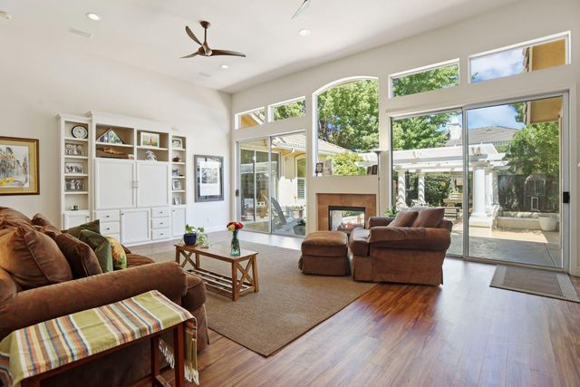 4582 Pine Valley Cir, Stockton, CA 95219