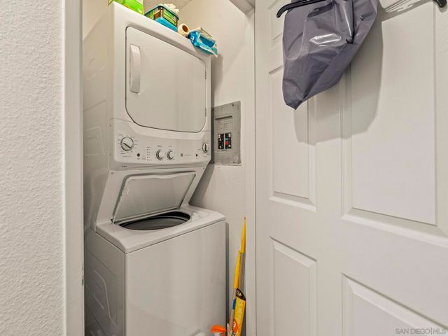 406 408 & 408B E Ave, Coronado, CA 92118