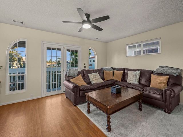 406 408 & 408B E Ave, Coronado, CA 92118