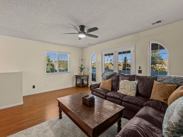 406 408 & 408B E Ave, Coronado, CA 92118