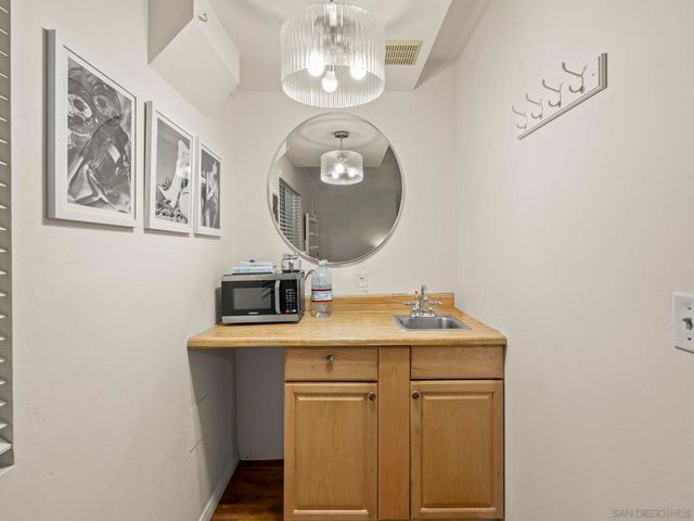 406 408 & 408B E Ave, Coronado, CA 92118