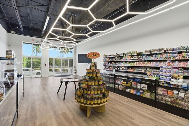 1815 W Okeechobee Road, Hialeah, FL 33010