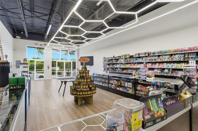 1815 W Okeechobee Road, Hialeah, FL 33010