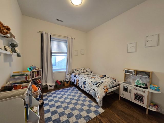 723 W 34th Street 2E, Chicago, IL 60609