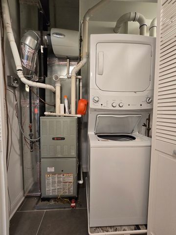 723 W 34th Street 2E, Chicago, IL 60609