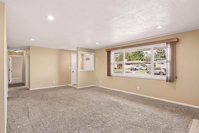 3407 W Lyons Ave, Spokane, WA 99208