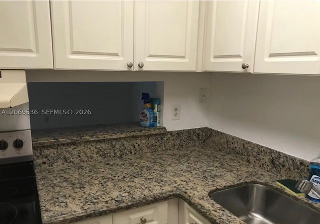 9445 SW 76th St U1, Miami, FL 33173