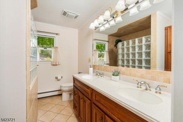 98 Snydertown Rd, East Amwell Twp., NJ 08525