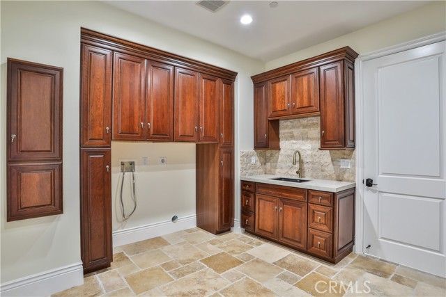 22477 Boating Way, Canyon Lake, CA 92587