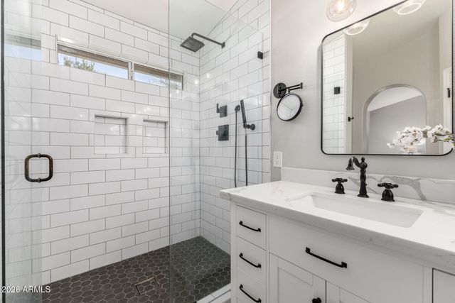 17614 N 45TH Street N, Phoenix, AZ 85032