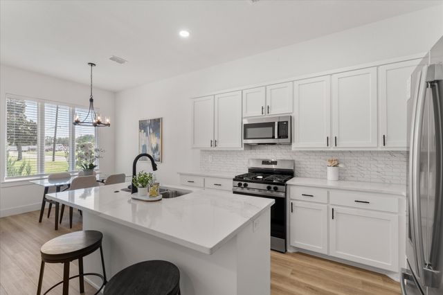 196 W 17th Street, Mt Pleasant, TX 75455