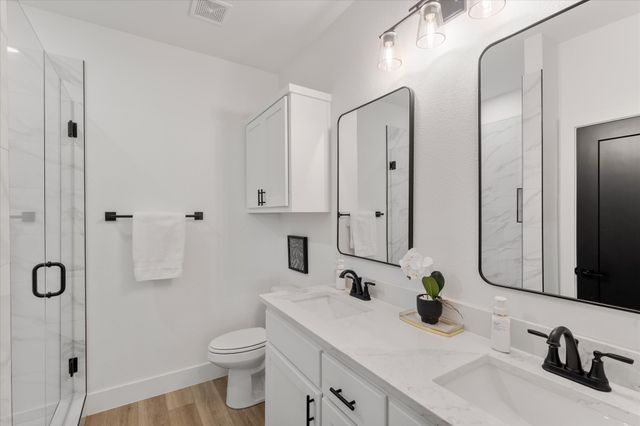 196 W 17th Street, Mt Pleasant, TX 75455