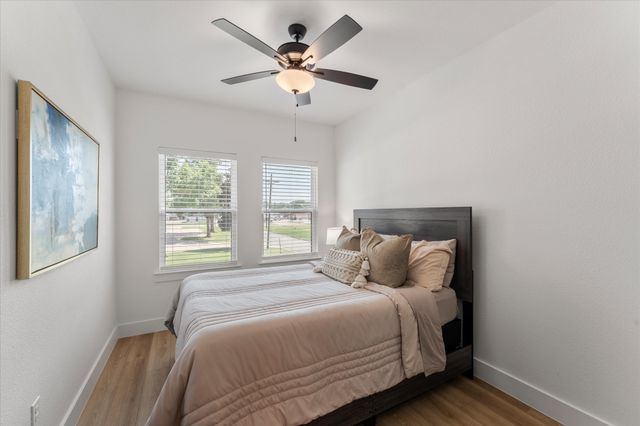 196 W 17th Street, Mt Pleasant, TX 75455