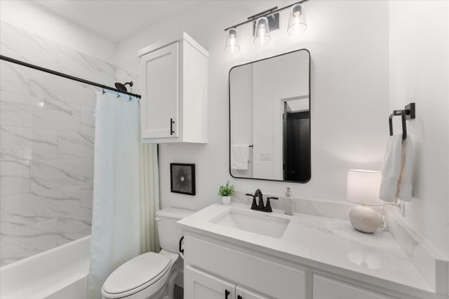 196 W 17th Street, Mt Pleasant, TX 75455