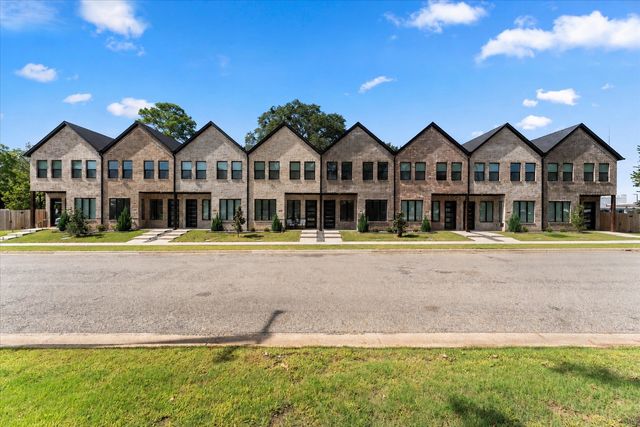 196 W 17th Street, Mt Pleasant, TX 75455