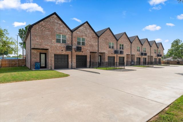 196 W 17th Street, Mt Pleasant, TX 75455