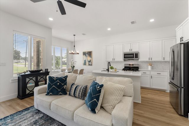 196 W 17th Street, Mt Pleasant, TX 75455