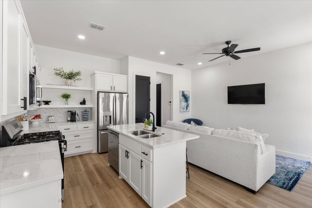 196 W 17th Street, Mt Pleasant, TX 75455