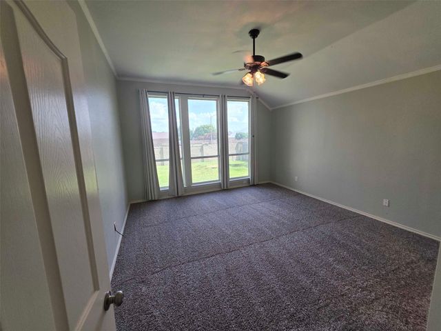 5856 Echo Bluff Drive, Haltom City, TX 76137