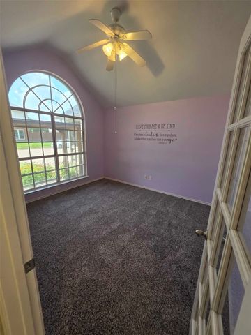 5856 Echo Bluff Drive, Haltom City, TX 76137