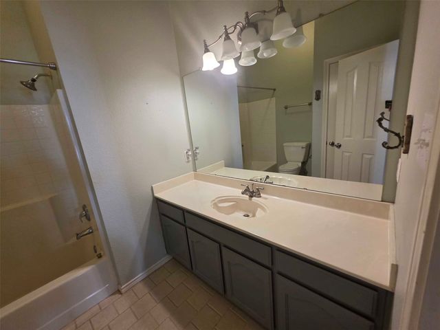5856 Echo Bluff Drive, Haltom City, TX 76137