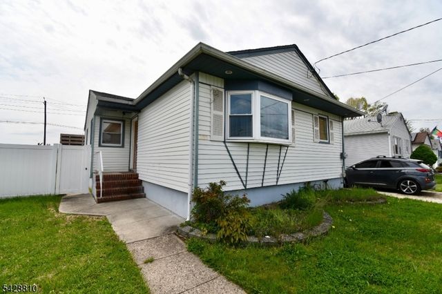 831 Smith St, Linden City, NJ 07036