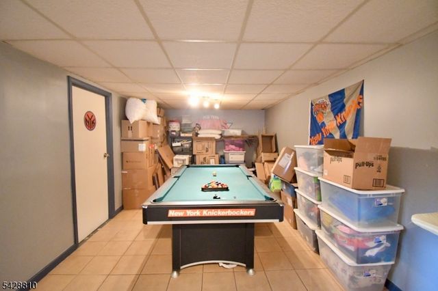 831 Smith St, Linden City, NJ 07036