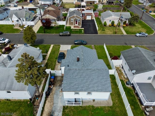 831 Smith St, Linden City, NJ 07036