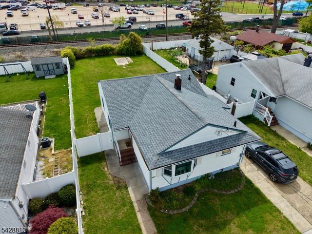 831 Smith St, Linden City, NJ 07036