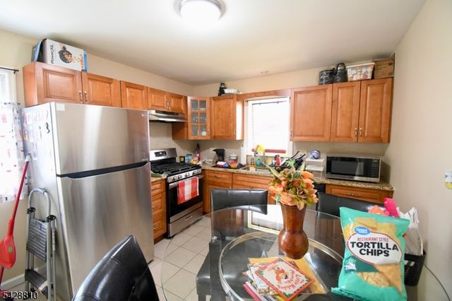 831 Smith St, Linden City, NJ 07036