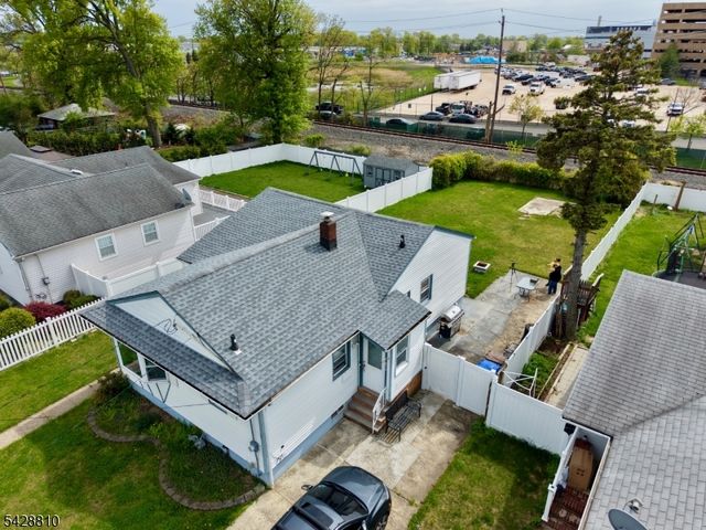 831 Smith St, Linden City, NJ 07036