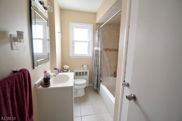 831 Smith St, Linden City, NJ 07036