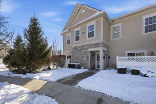 25938 MARITIME Circle S, Harrison Charter Township, MI 48045