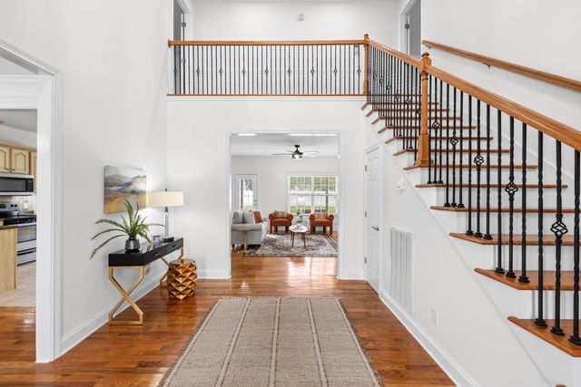 8746 Streamside Drive, Ooltewah, TN 37363