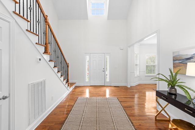 8746 Streamside Drive, Ooltewah, TN 37363