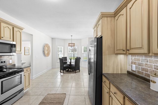 8746 Streamside Drive, Ooltewah, TN 37363