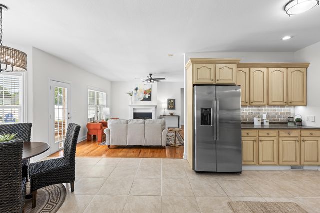 8746 Streamside Drive, Ooltewah, TN 37363