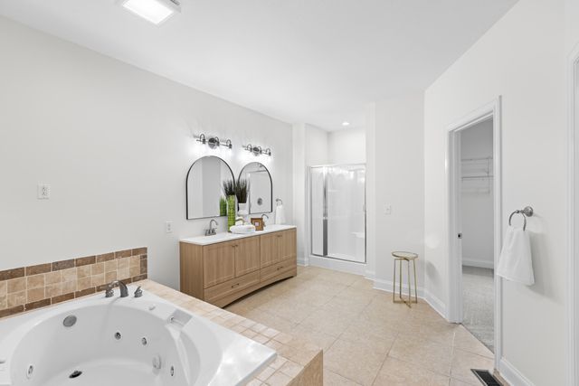 8746 Streamside Drive, Ooltewah, TN 37363