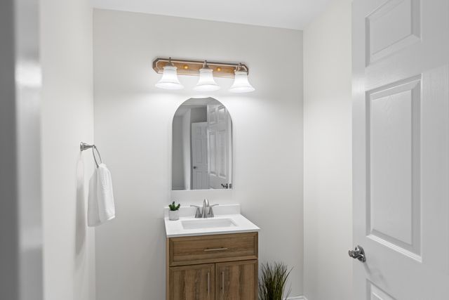 8746 Streamside Drive, Ooltewah, TN 37363