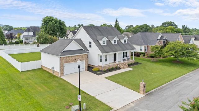 8746 Streamside Drive, Ooltewah, TN 37363