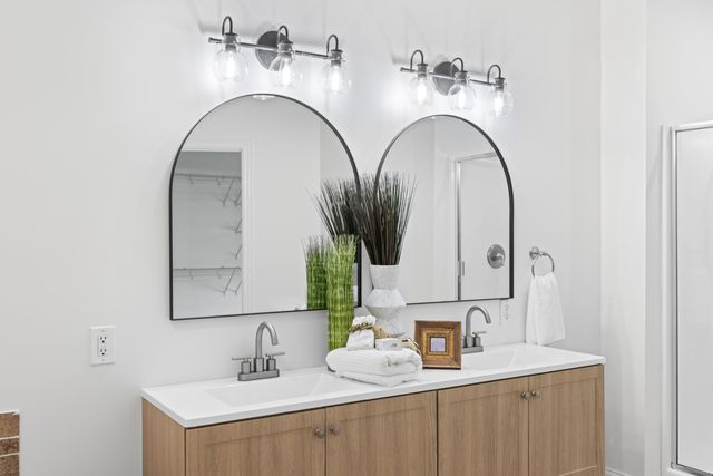 8746 Streamside Drive, Ooltewah, TN 37363