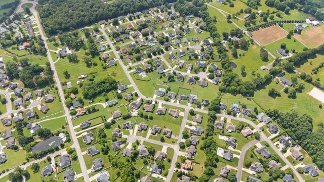 8746 Streamside Drive, Ooltewah, TN 37363